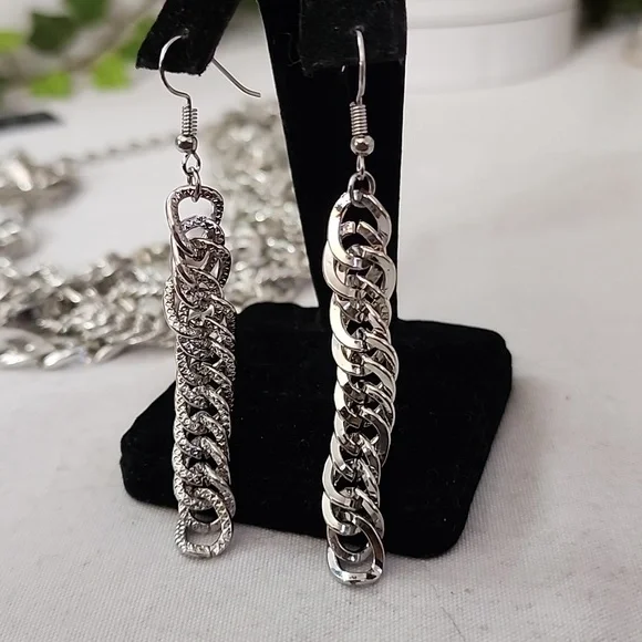 Silver Multi Chain Chunky Necklace and Earrings Set - Picture 6 of 9